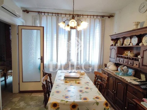 casa indipendente in vendita a Viareggio in zona Marco Polo