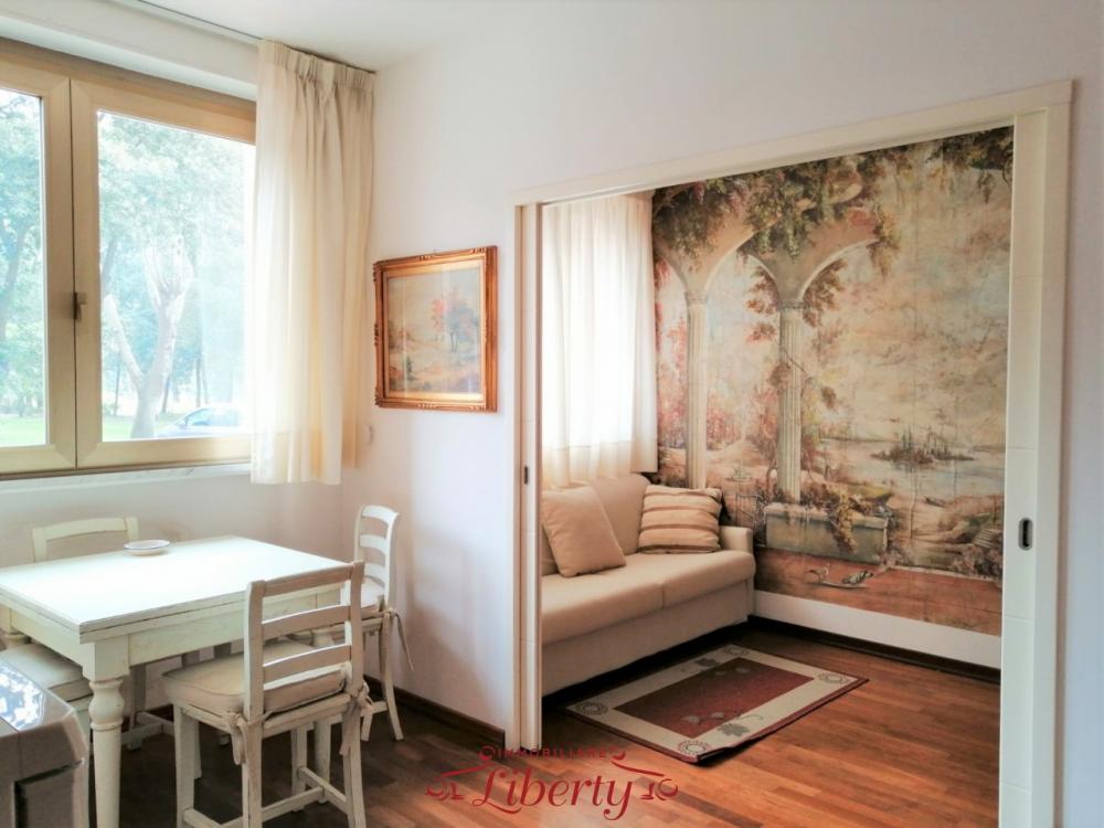 casa indipendente in vendita a Viareggio
