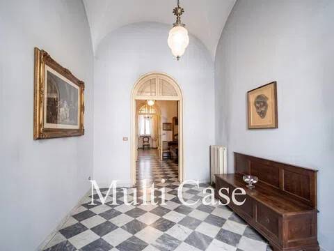 casa indipendente in vendita a Viareggio