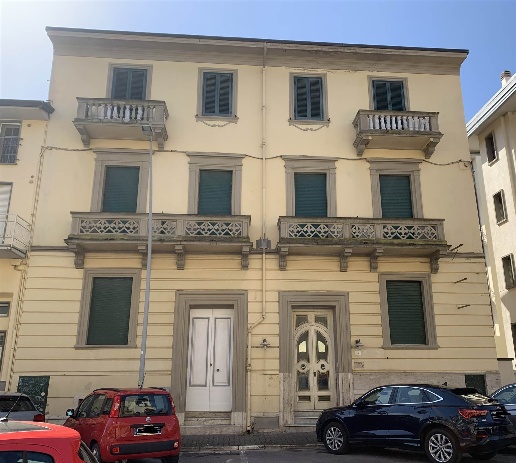 casa indipendente in vendita a Viareggio