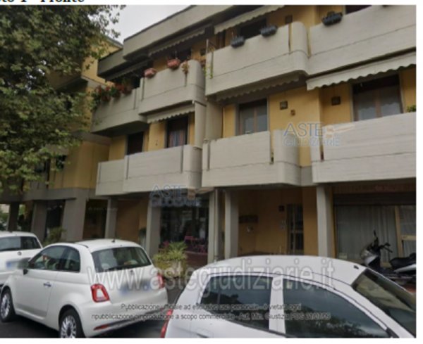 negozio in vendita a Viareggio