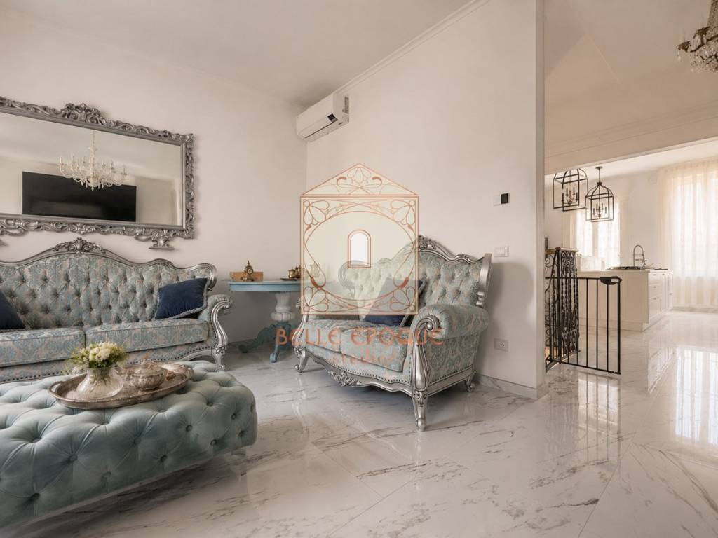 casa indipendente in vendita a Viareggio