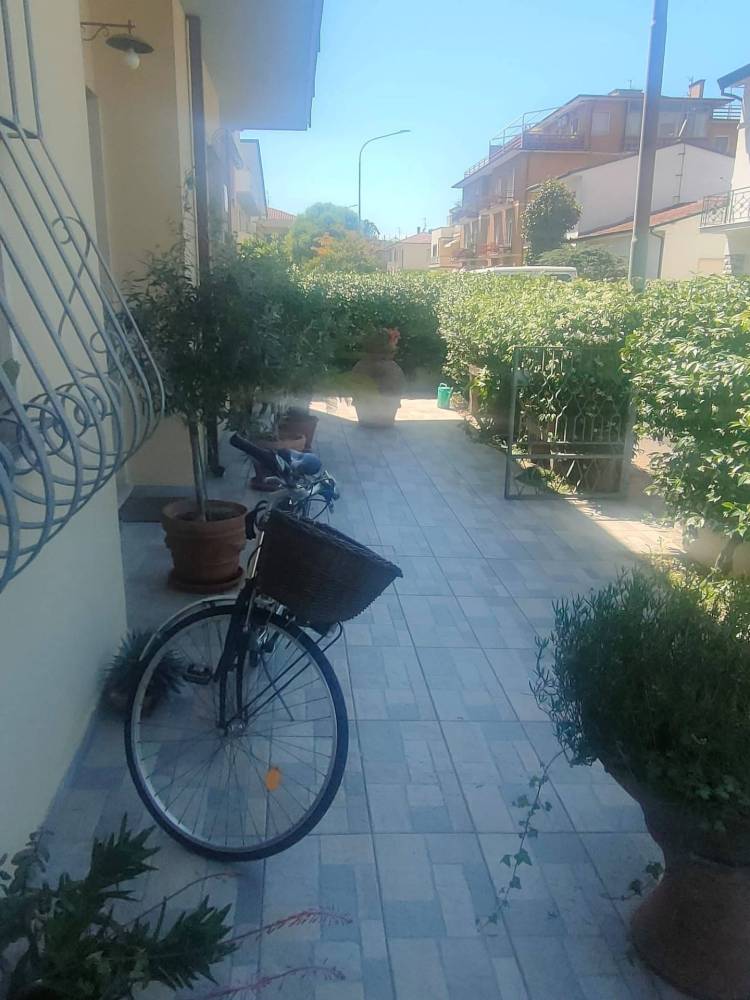 appartamento in vendita a Viareggio in zona Campo d'Aviazione