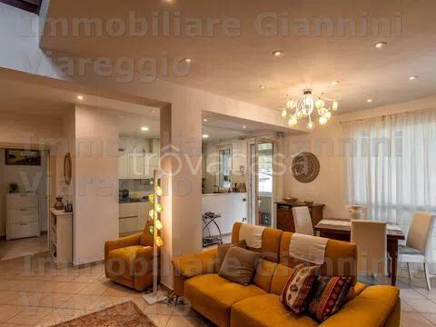 appartamento in vendita a Viareggio in zona Campo d'Aviazione