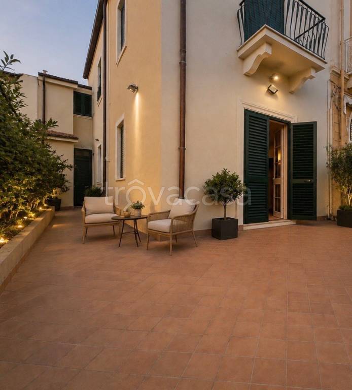 casa indipendente in vendita a Viareggio in zona Centro Storico