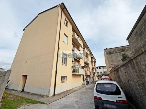appartamento in vendita a Viareggio in zona Centro Storico