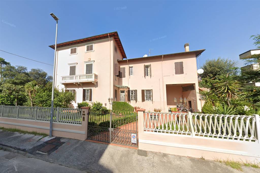 casa indipendente in vendita a Viareggio in zona Centro Storico