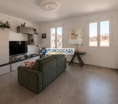 casa indipendente in vendita a Viareggio in zona Migliarina