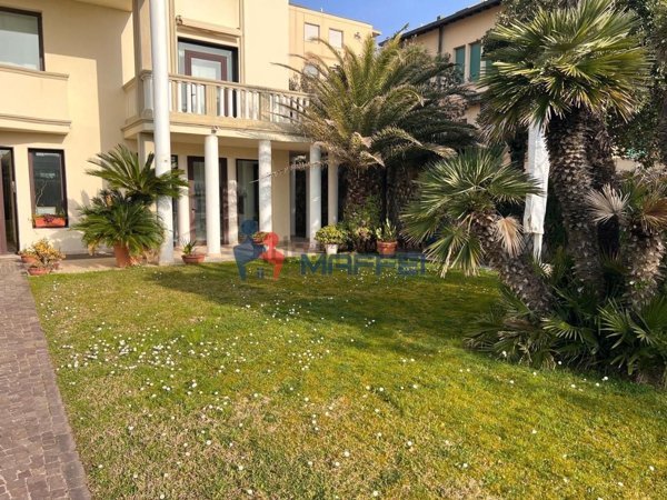 appartamento in vendita a Viareggio