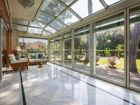 casa indipendente in vendita a Viareggio in zona Campo d'Aviazione