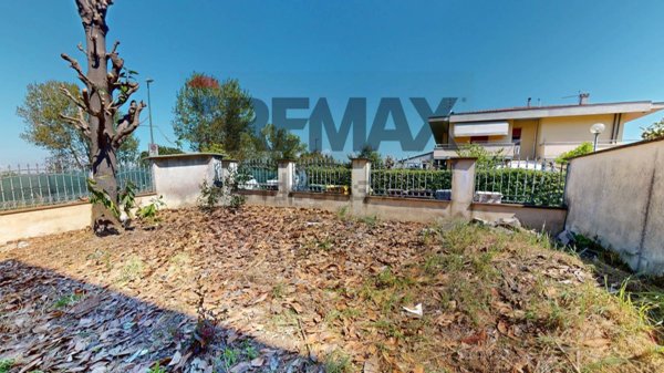 casa indipendente in vendita a Viareggio in zona Torre del Lago