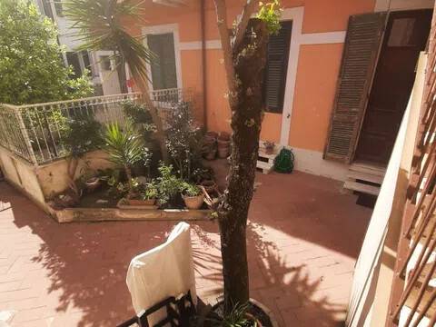 casa indipendente in vendita a Viareggio in zona Marco Polo