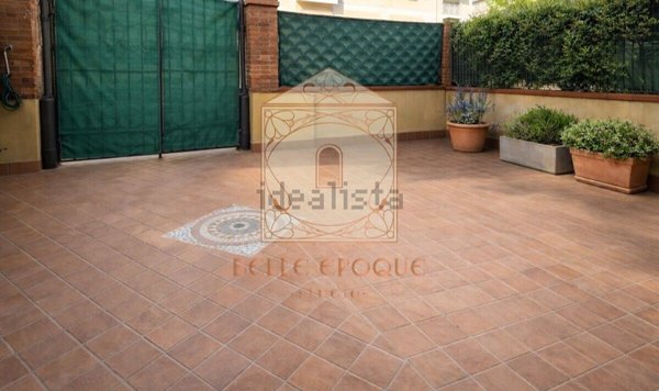 casa indipendente in vendita a Viareggio