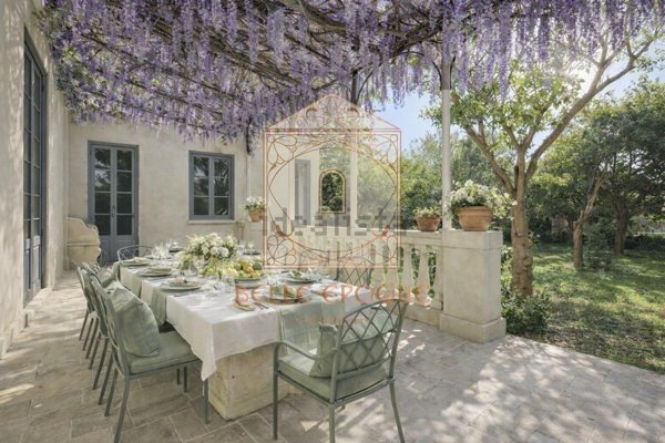 casa indipendente in vendita a Viareggio