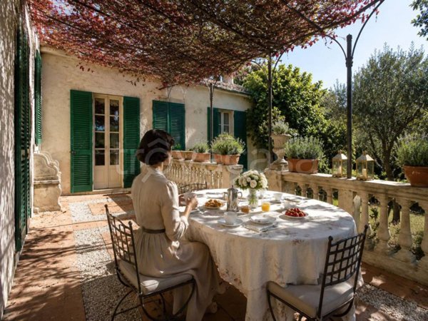 casa indipendente in vendita a Viareggio