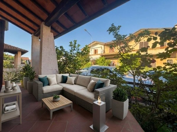 casa indipendente in vendita a Viareggio in zona Torre del Lago
