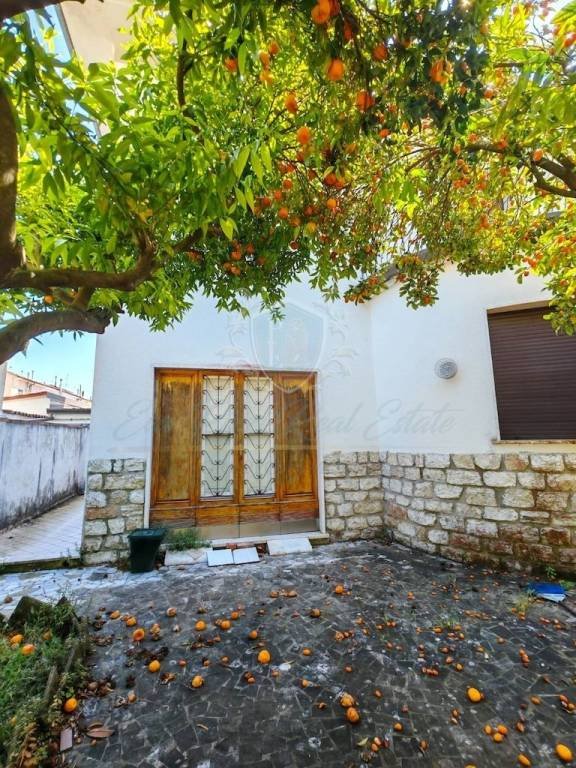 casa indipendente in vendita a Viareggio