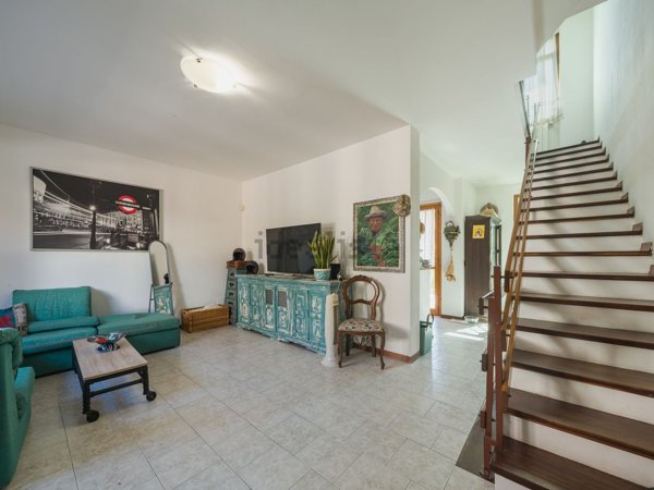 casa indipendente in vendita a Viareggio in zona Torre del Lago