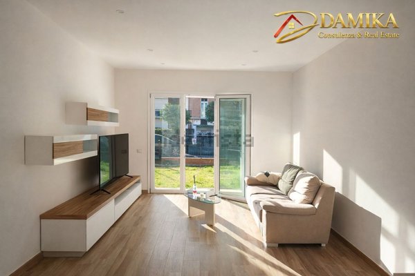 casa indipendente in vendita a Viareggio