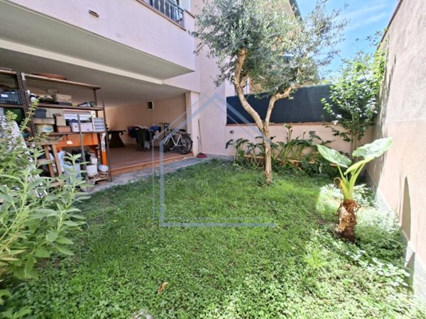 casa indipendente in vendita a Viareggio
