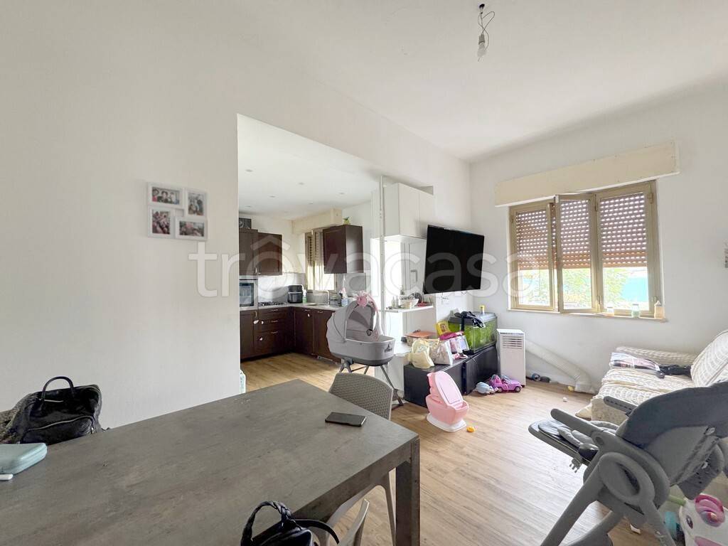 casa indipendente in vendita a Viareggio in zona Campo d'Aviazione