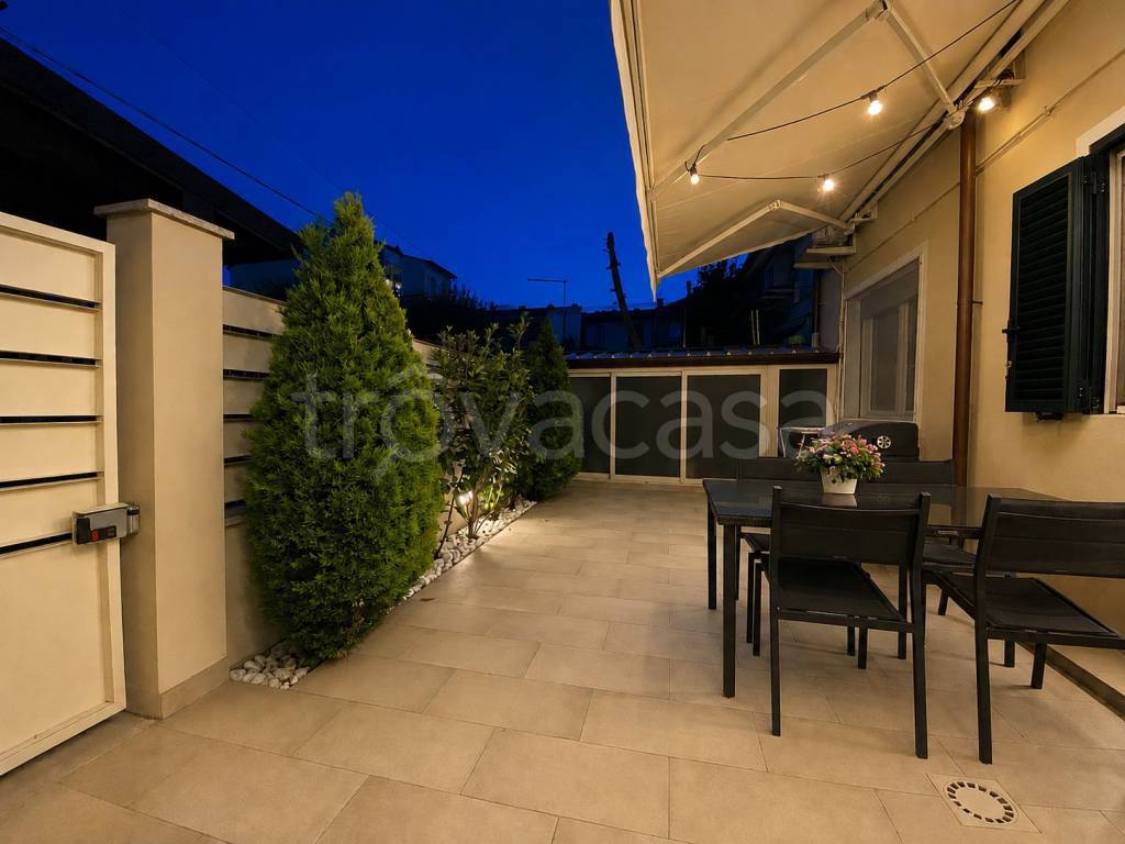 appartamento in vendita a Viareggio in zona Marco Polo
