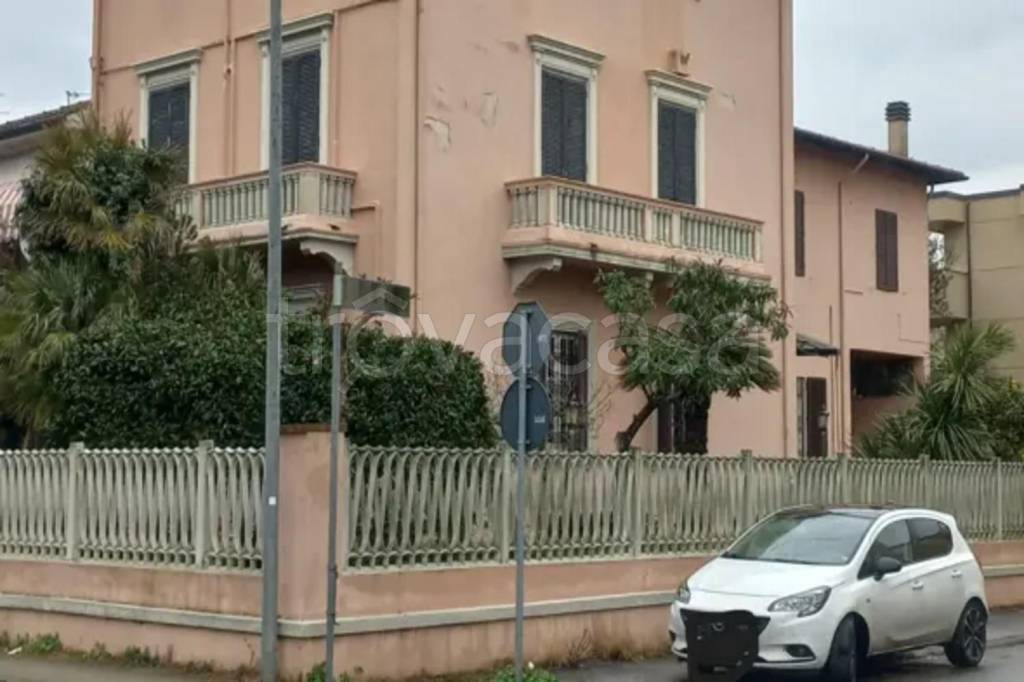 appartamento in vendita a Viareggio