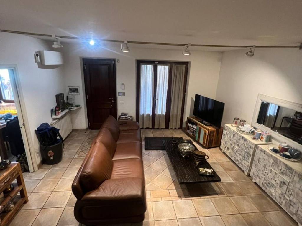 casa indipendente in vendita a Viareggio in zona Migliarina