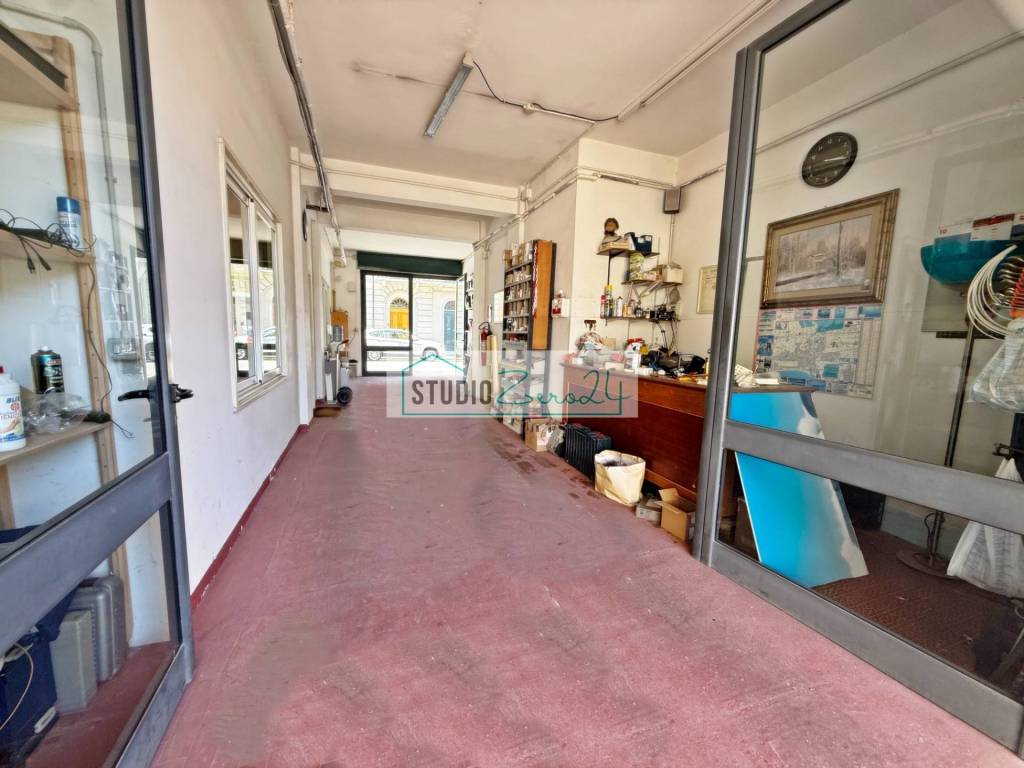 negozio in vendita a Viareggio in zona Centro Storico