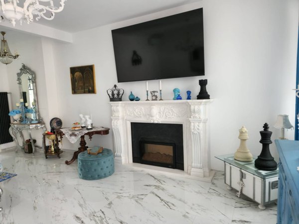casa indipendente in vendita a Viareggio