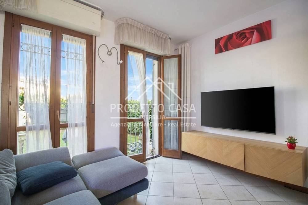 casa indipendente in vendita a Viareggio in zona Torre del Lago