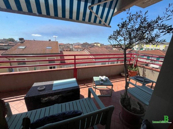 appartamento in vendita a Viareggio in zona Marco Polo