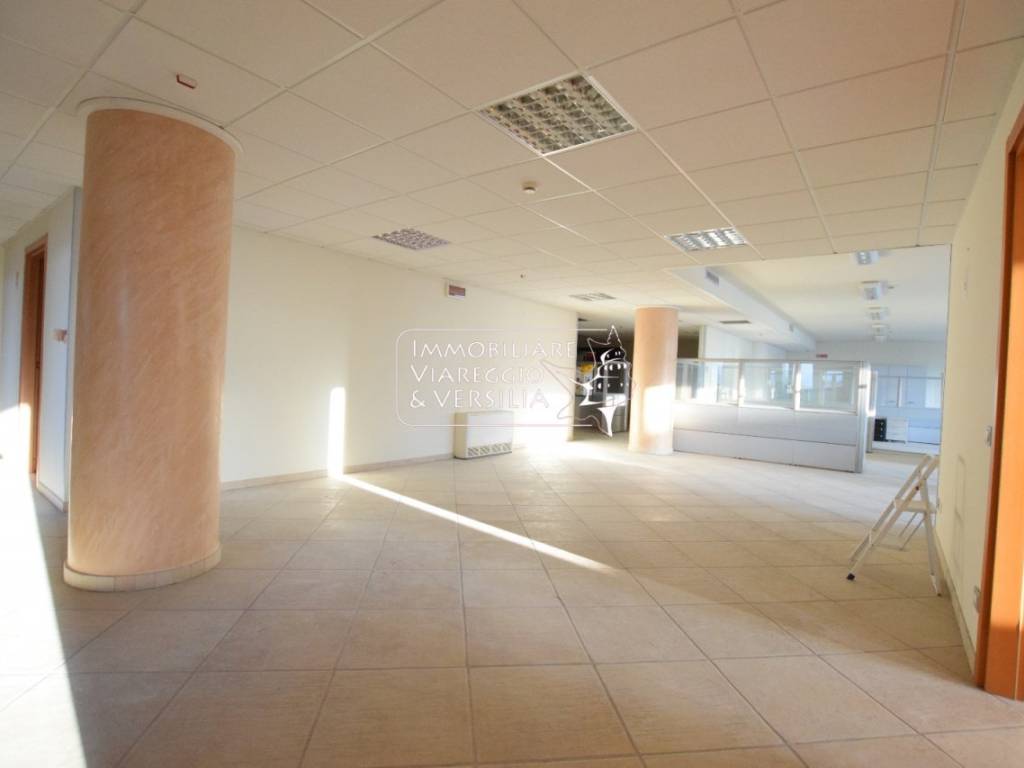 ufficio in vendita a Viareggio