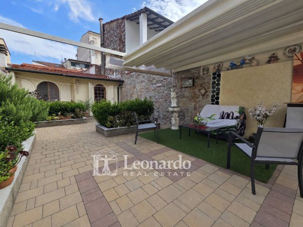 casa indipendente in vendita a Viareggio in zona Centro Storico