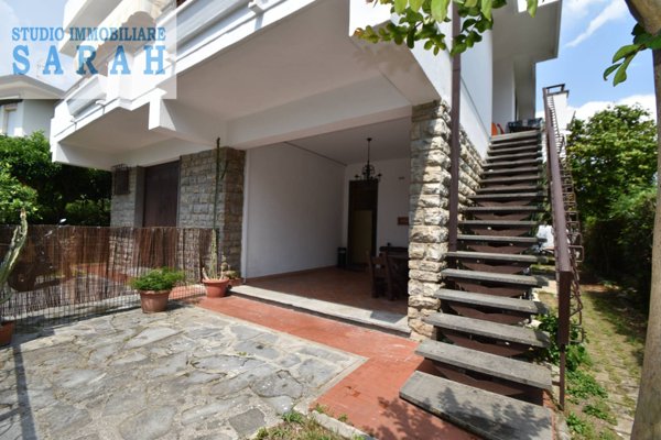 casa indipendente in vendita a Viareggio in zona Migliarina