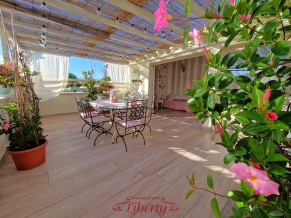 casa indipendente in vendita a Viareggio in zona Campo d'Aviazione