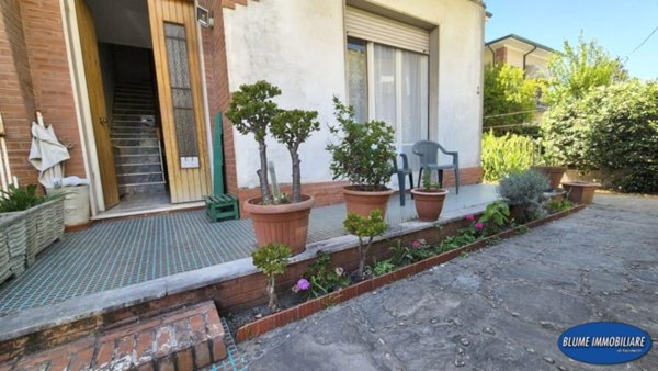 casa indipendente in vendita a Viareggio in zona Marco Polo