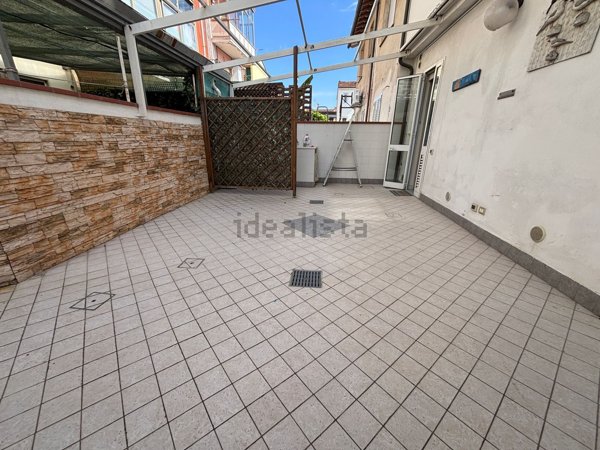 casa indipendente in vendita a Viareggio in zona Marco Polo