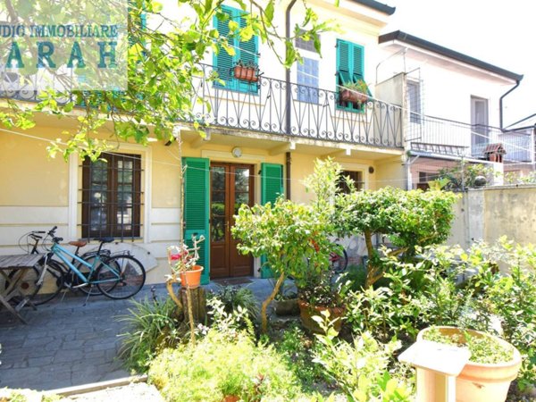 casa indipendente in vendita a Viareggio in zona Centro Storico