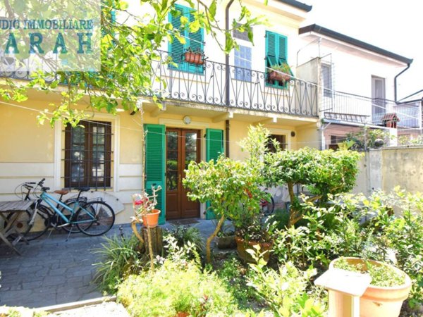 casa indipendente in vendita a Viareggio in zona Centro Storico
