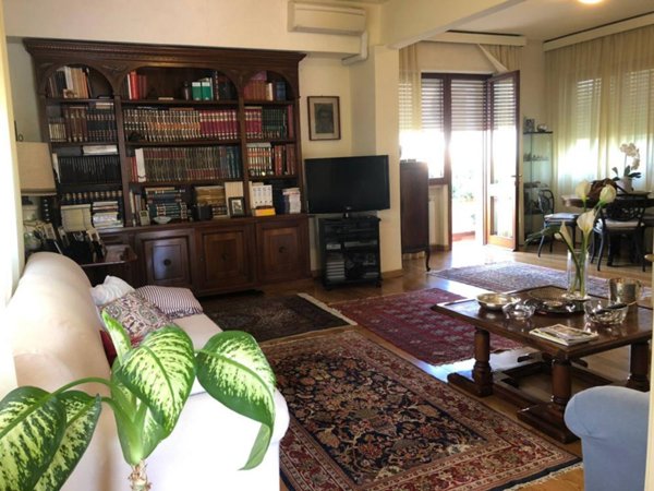 casa indipendente in vendita a Viareggio in zona Centro Storico