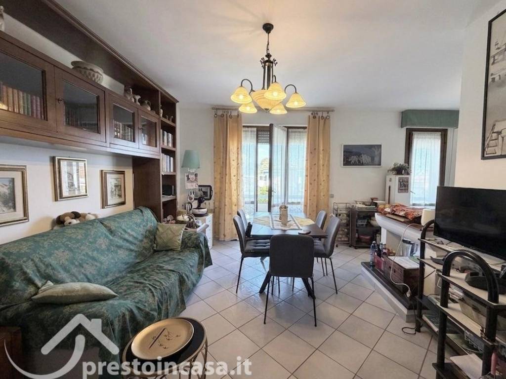 appartamento in vendita a Viareggio in zona Campo d'Aviazione