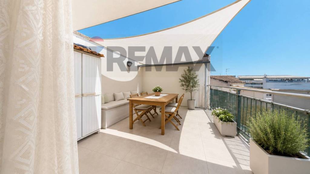 casa indipendente in vendita a Viareggio in zona Marco Polo