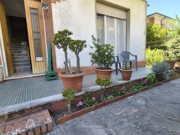 casa indipendente in vendita a Viareggio in zona Marco Polo