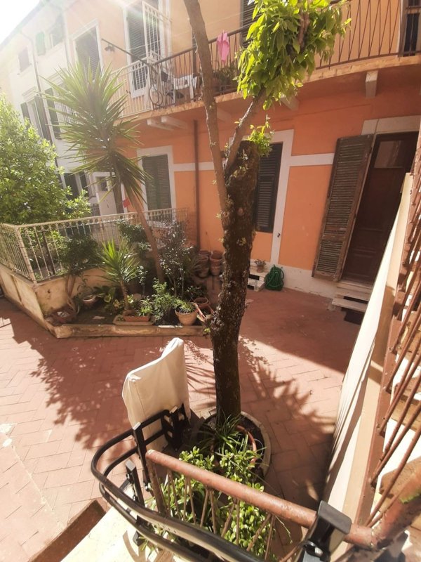 casa indipendente in vendita a Viareggio in zona Marco Polo