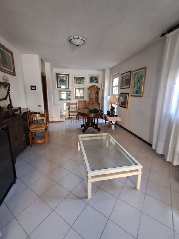 casa indipendente in vendita a Viareggio in zona Centro Storico