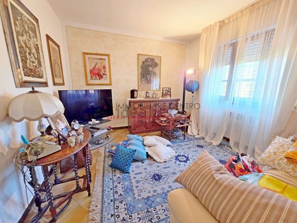 casa indipendente in vendita a Viareggio in zona Migliarina
