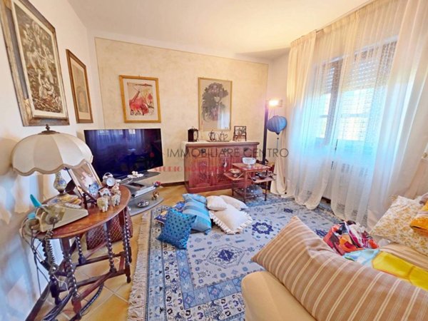 casa indipendente in vendita a Viareggio in zona Migliarina