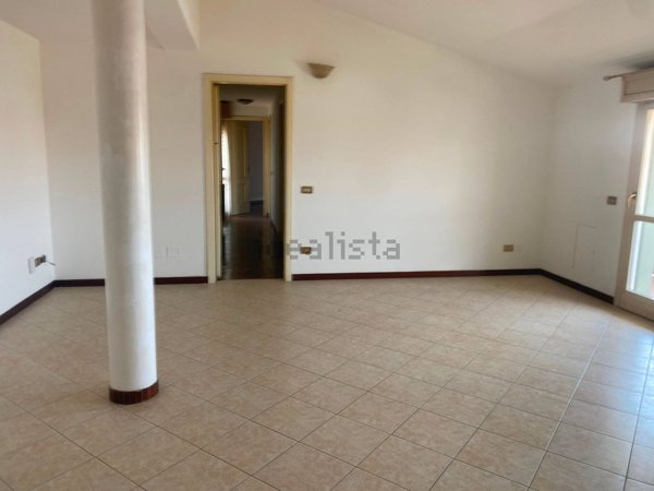 appartamento in vendita a Viareggio in zona Migliarina