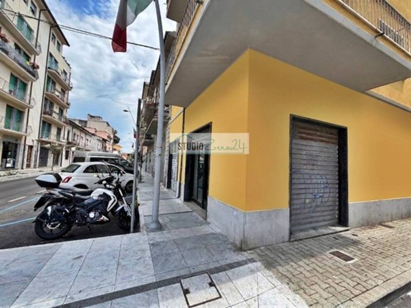 negozio in vendita a Viareggio in zona Centro Storico